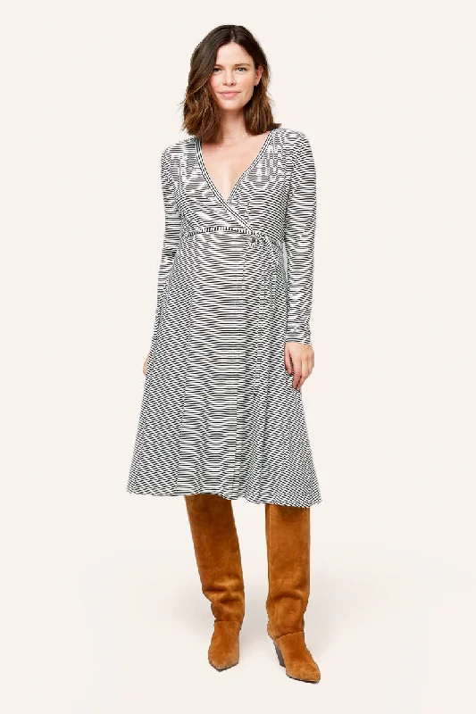 Striped Black / White
